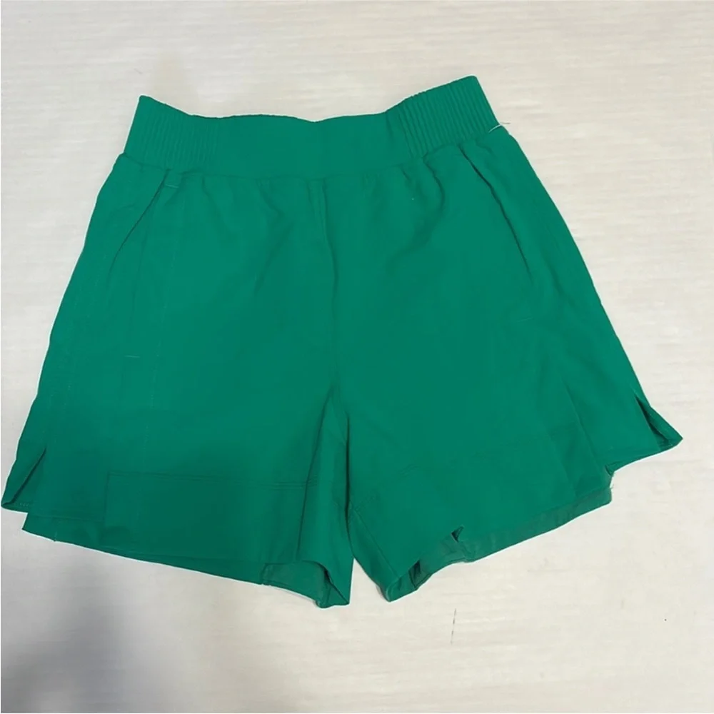Lululemon Athletica Vibrant Green Athletic Shorts - Picture 1 of 3